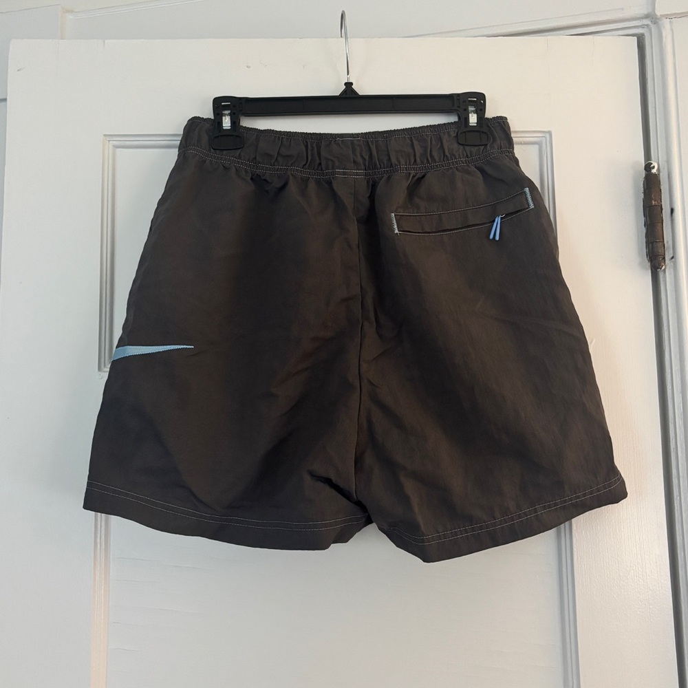 NIKE WOMEN’S High Rise Shorts  SWOOSH Logo Grey DM6752 254 SIZE M 100% Nylon